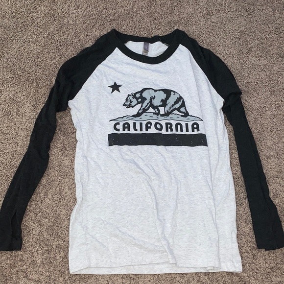 Medium California T-Shirt - Picture 1 of 2